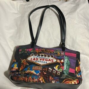 Las Vegas shoulder bag 2 zip and 2 open pockets Red inside